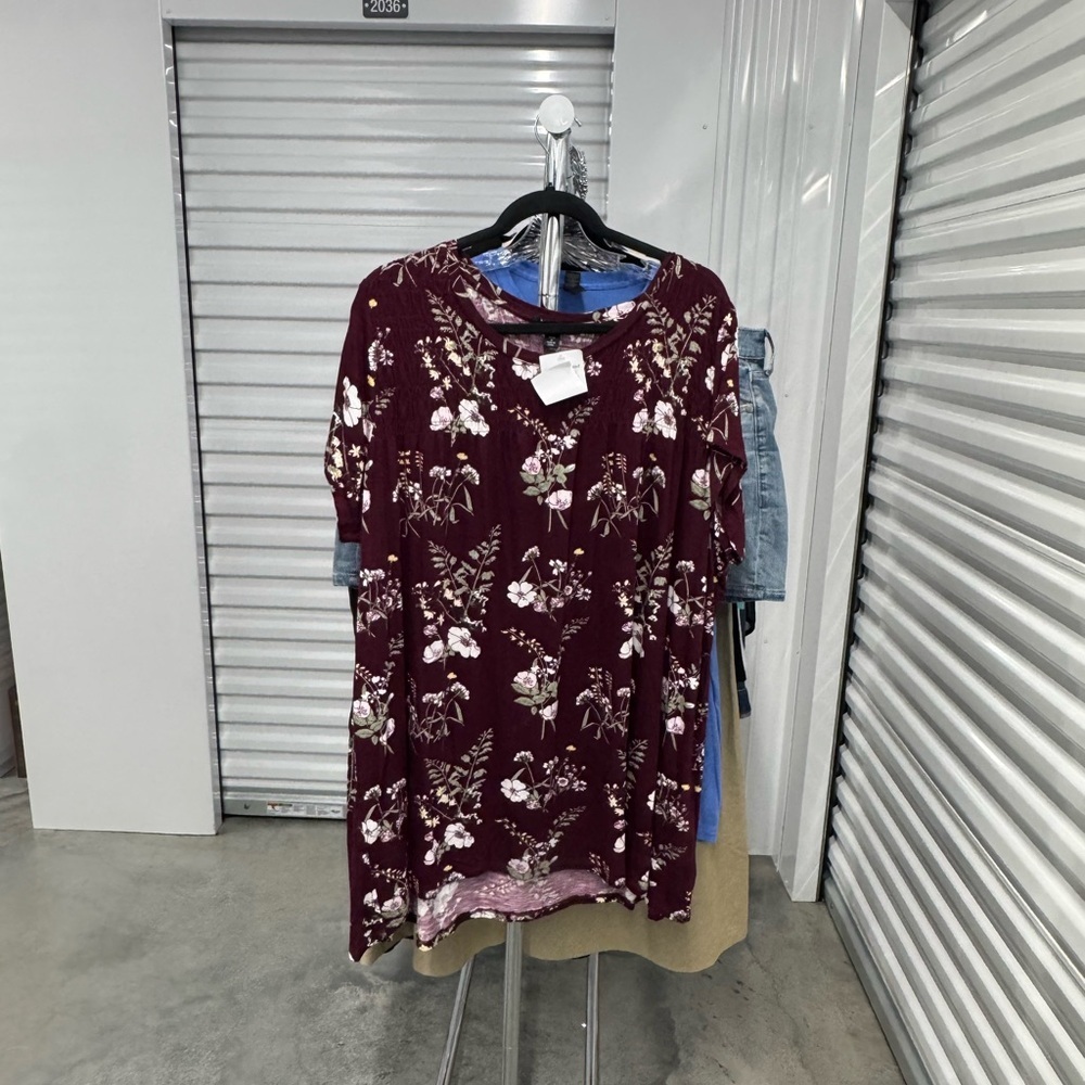 Ellos | Floral Print Top in Burgundy | size 22/24